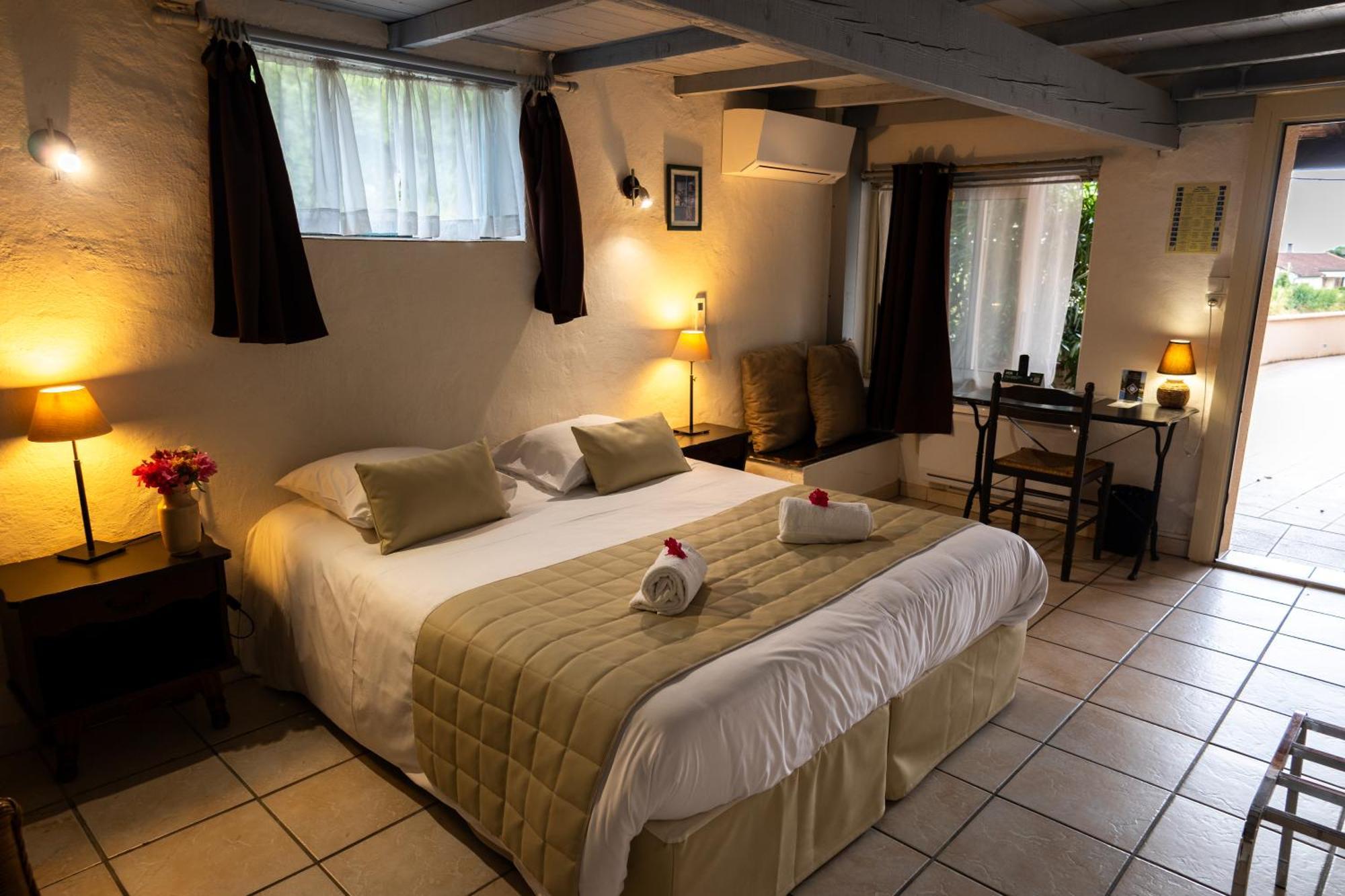 Logis Des Cretes De Pignols Hotel Moissac Exterior photo