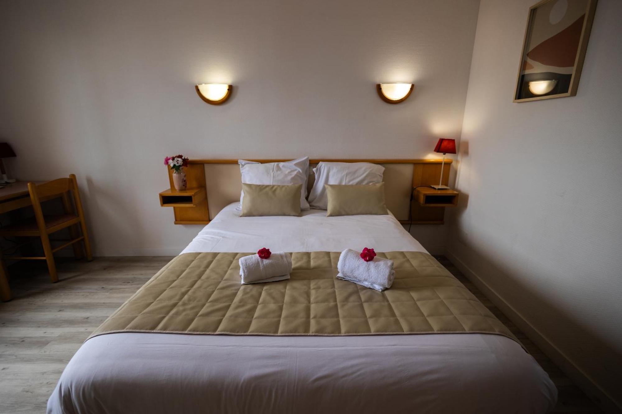 Logis Des Cretes De Pignols Hotel Moissac Exterior photo