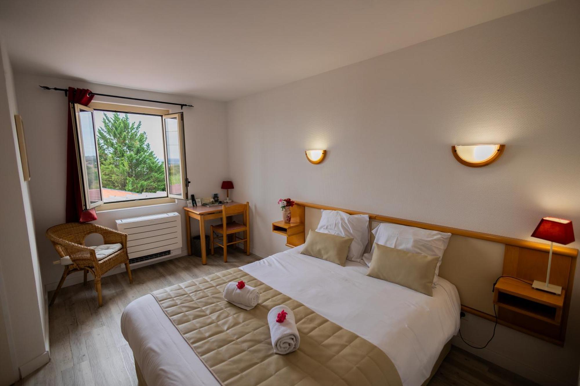 Logis Des Cretes De Pignols Hotel Moissac Exterior photo
