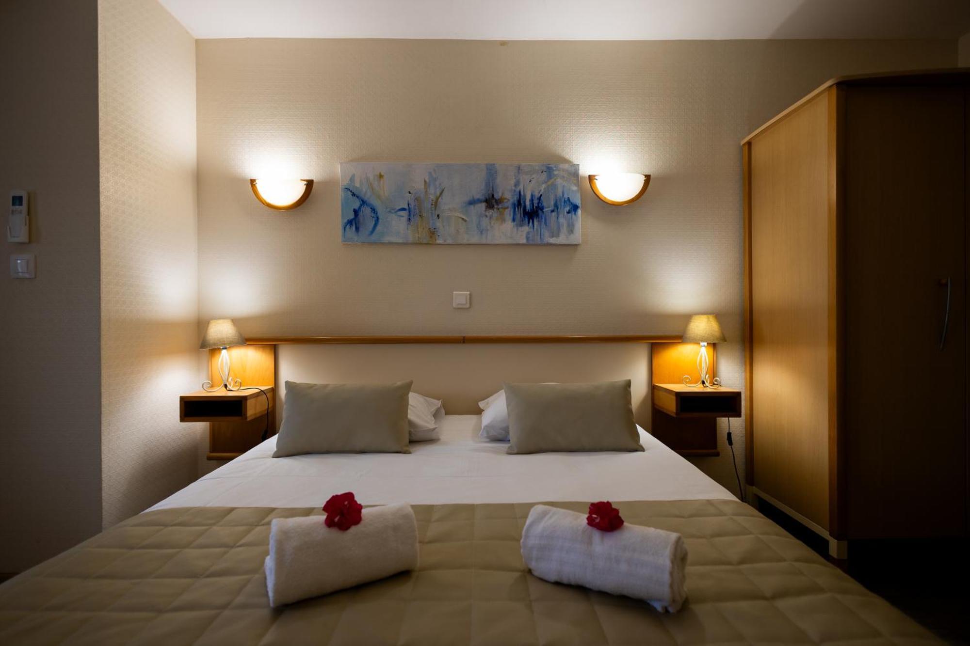 Logis Des Cretes De Pignols Hotel Moissac Exterior photo