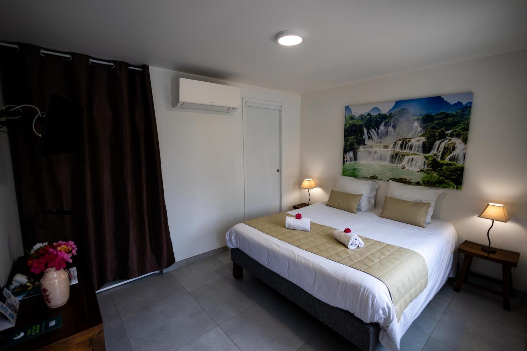 Logis Des Cretes De Pignols Hotel Moissac Exterior photo